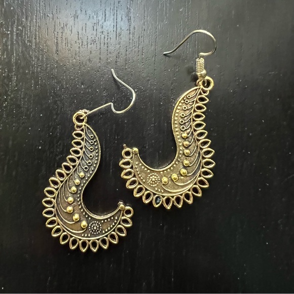 None Jewelry - NWT Boho Style Antique Gold Dangle Earrings